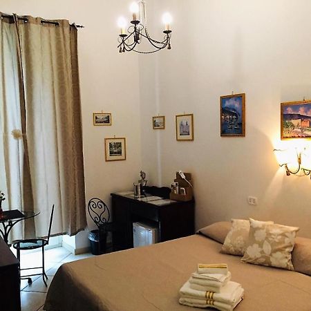 B&B Art Suite Principe Umberto Napels Buitenkant foto