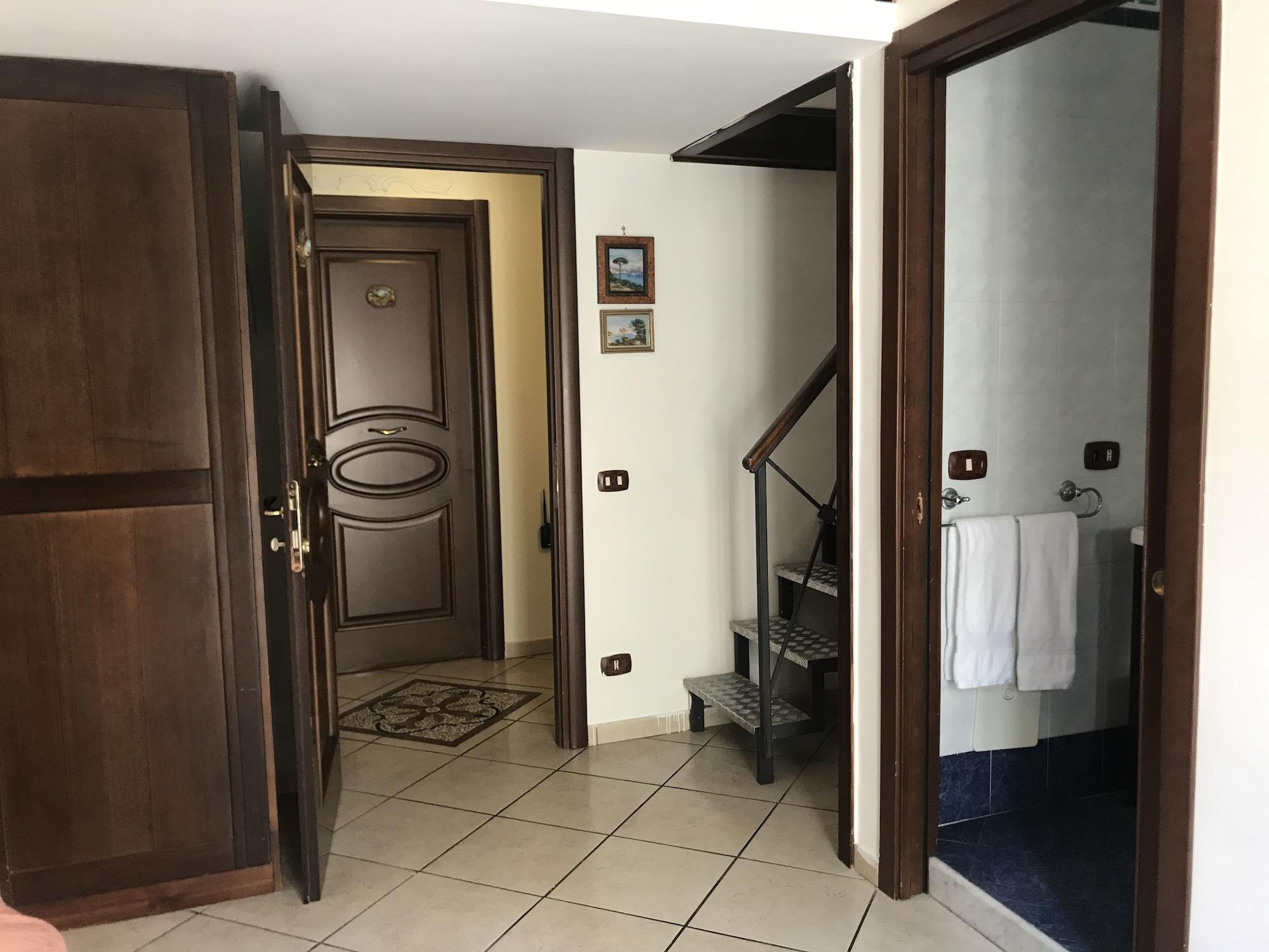 B&B Art Suite Principe Umberto Napels Buitenkant foto