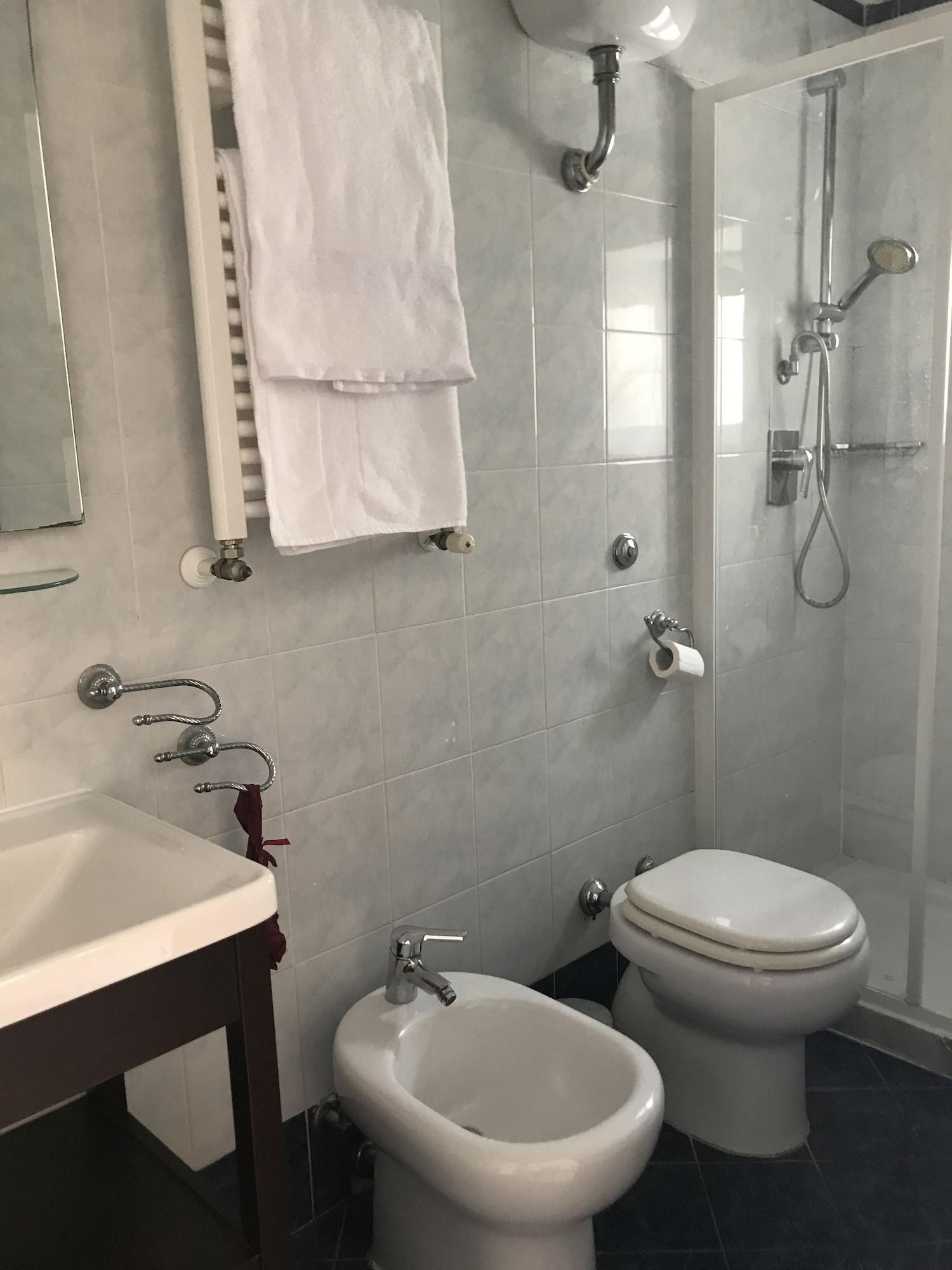 B&B Art Suite Principe Umberto Napels Buitenkant foto