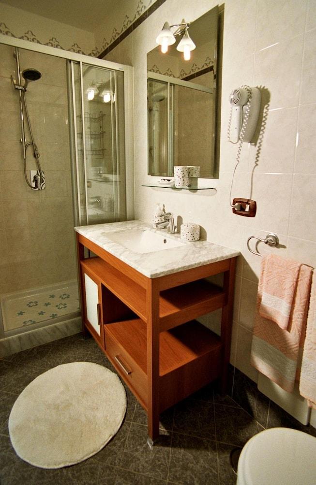 B&B Art Suite Principe Umberto Napels Buitenkant foto