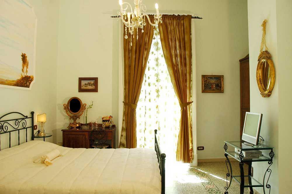B&B Art Suite Principe Umberto Napels Buitenkant foto