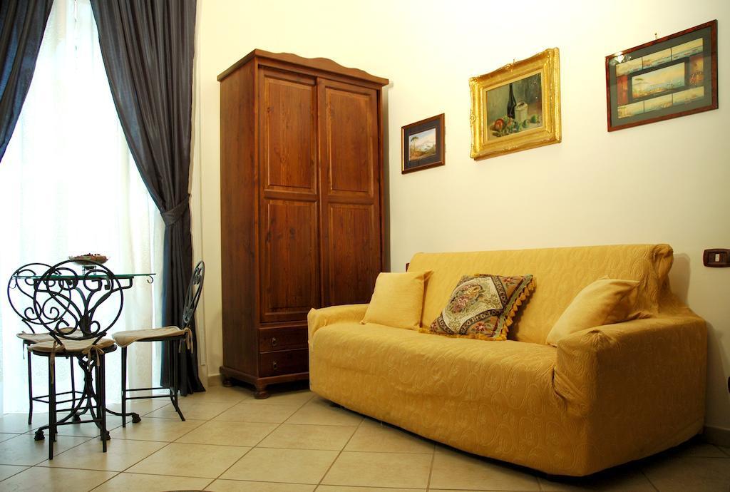 B&B Art Suite Principe Umberto Napels Buitenkant foto
