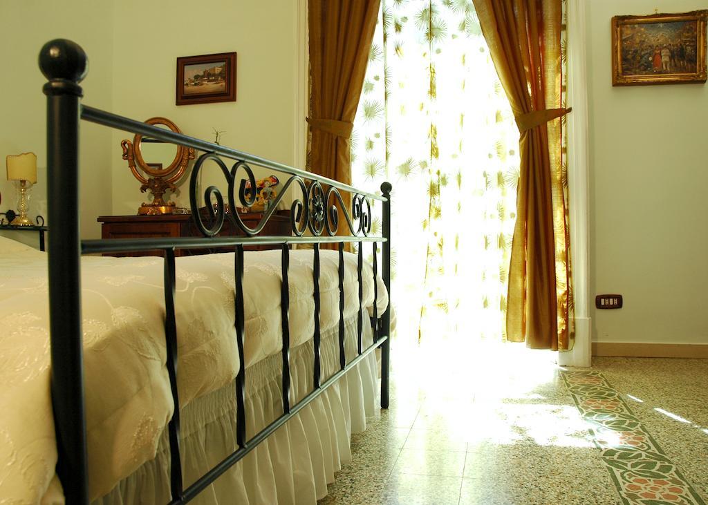 B&B Art Suite Principe Umberto Napels Kamer foto