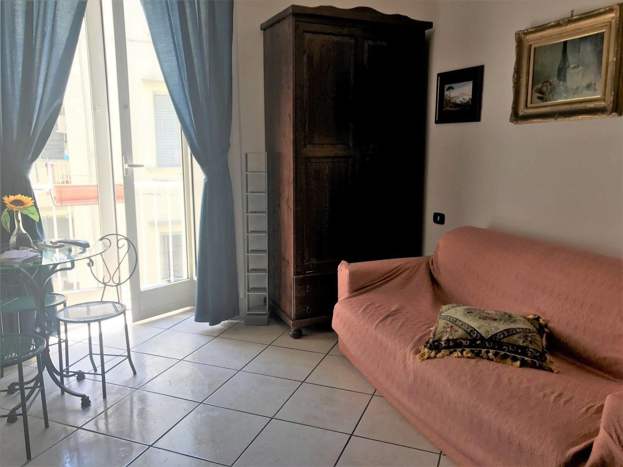 B&B Art Suite Principe Umberto Napels Buitenkant foto