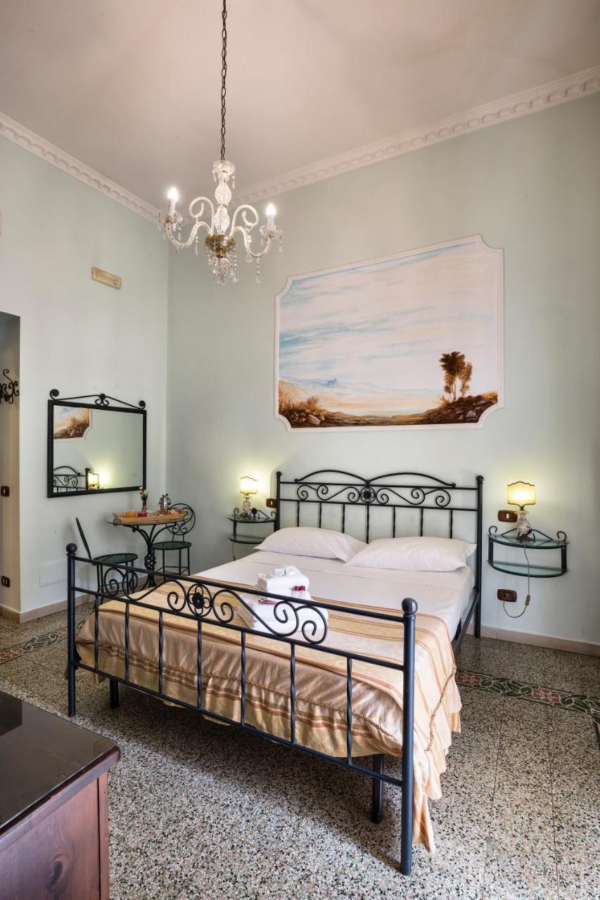 B&B Art Suite Principe Umberto Napels Buitenkant foto