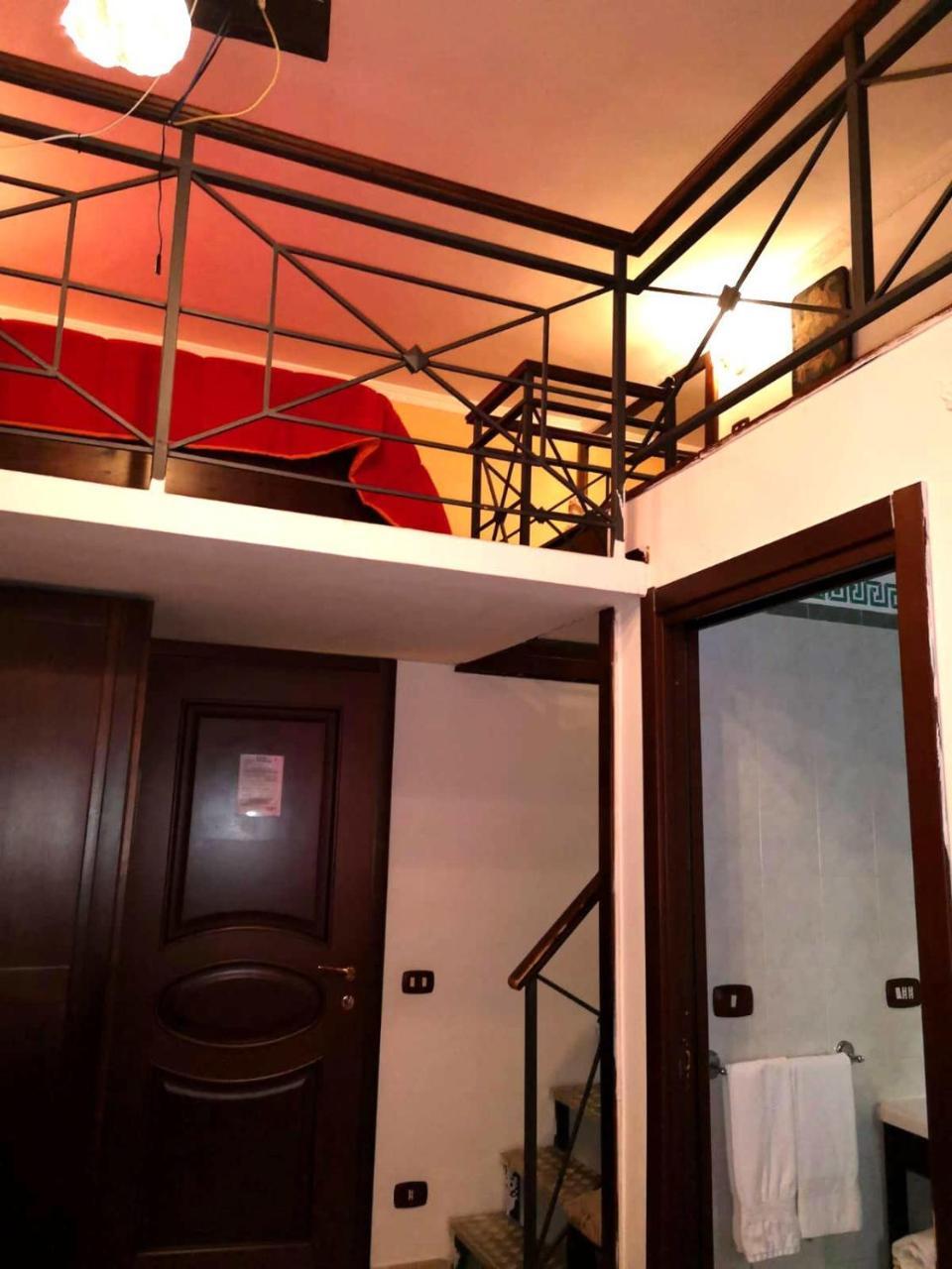 B&B Art Suite Principe Umberto Napels Buitenkant foto